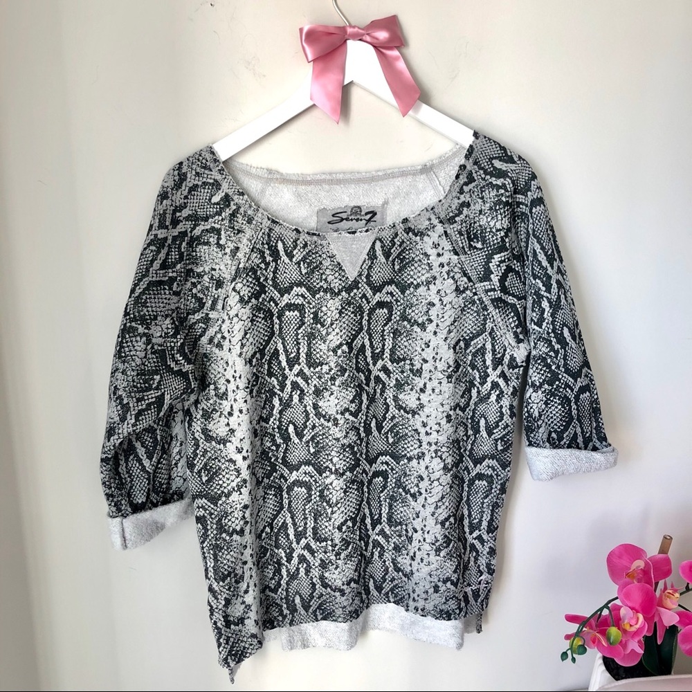 SEVEN7 Half Sleeve Sweater Gray Black Animal Print Raw Hem Cotton Medium